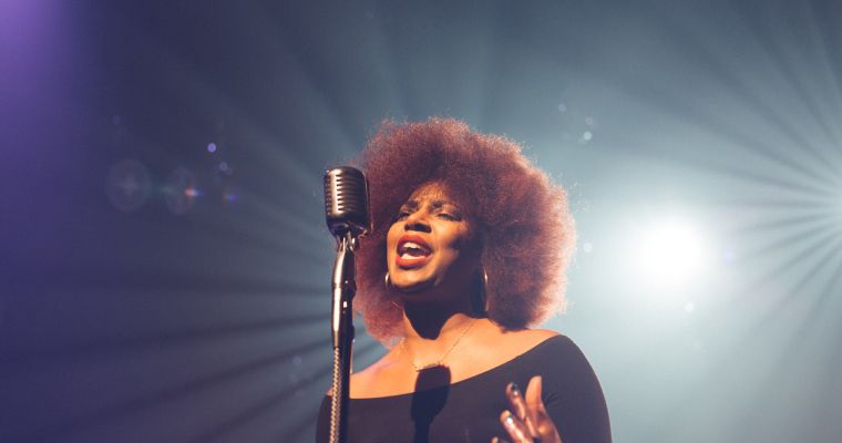 Amelia Barbar serenades audiences with ‘Peaches’ performance at 2022 Grammys Amelia Barbar serenades audiences with ‘Peaches’ performance at 2022 Grammys